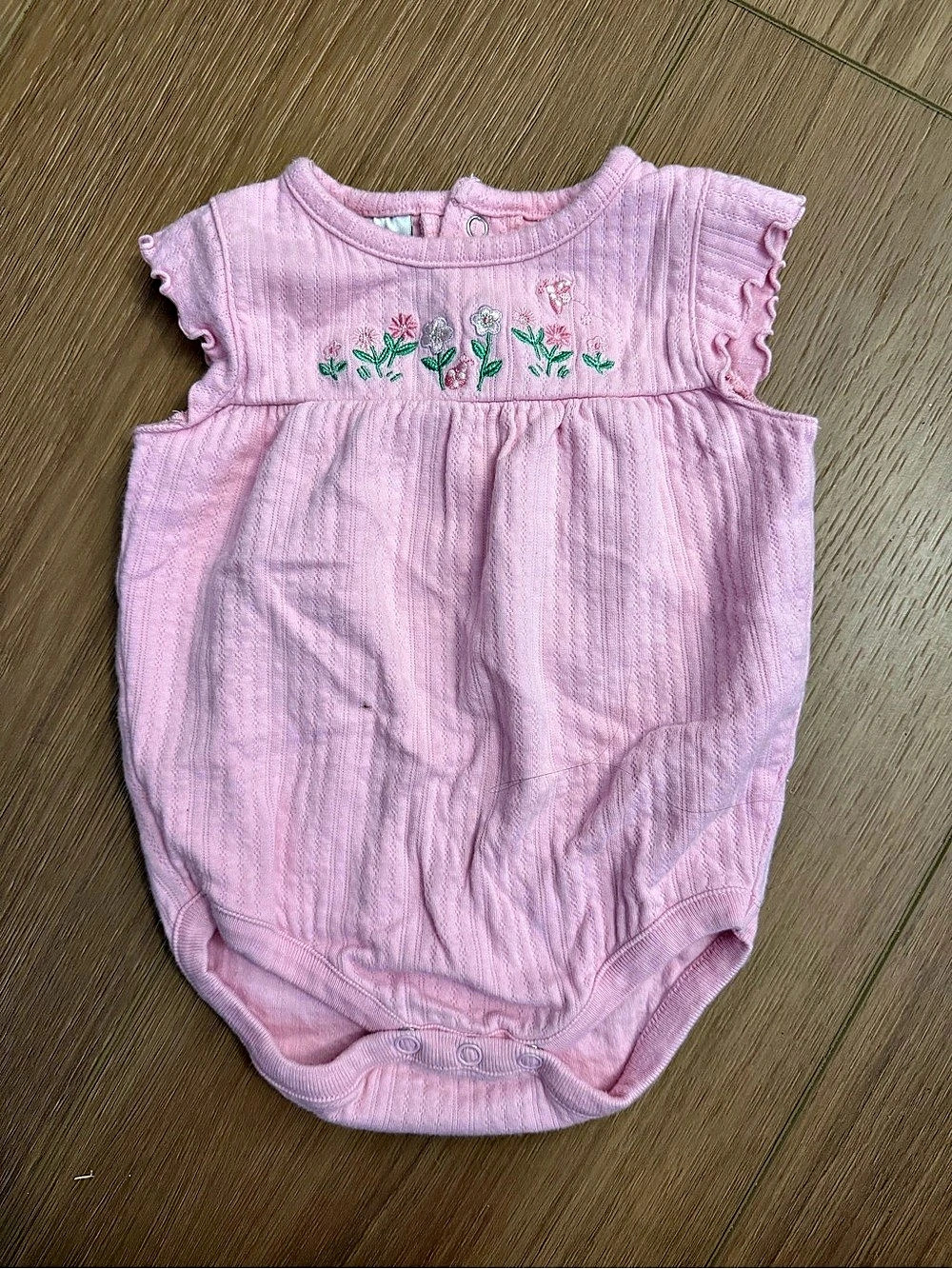Vintage Baby Sprockets Floral Embroidered Bodysuit ✨